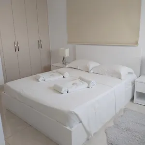 Dinglis Residences 31 דירה